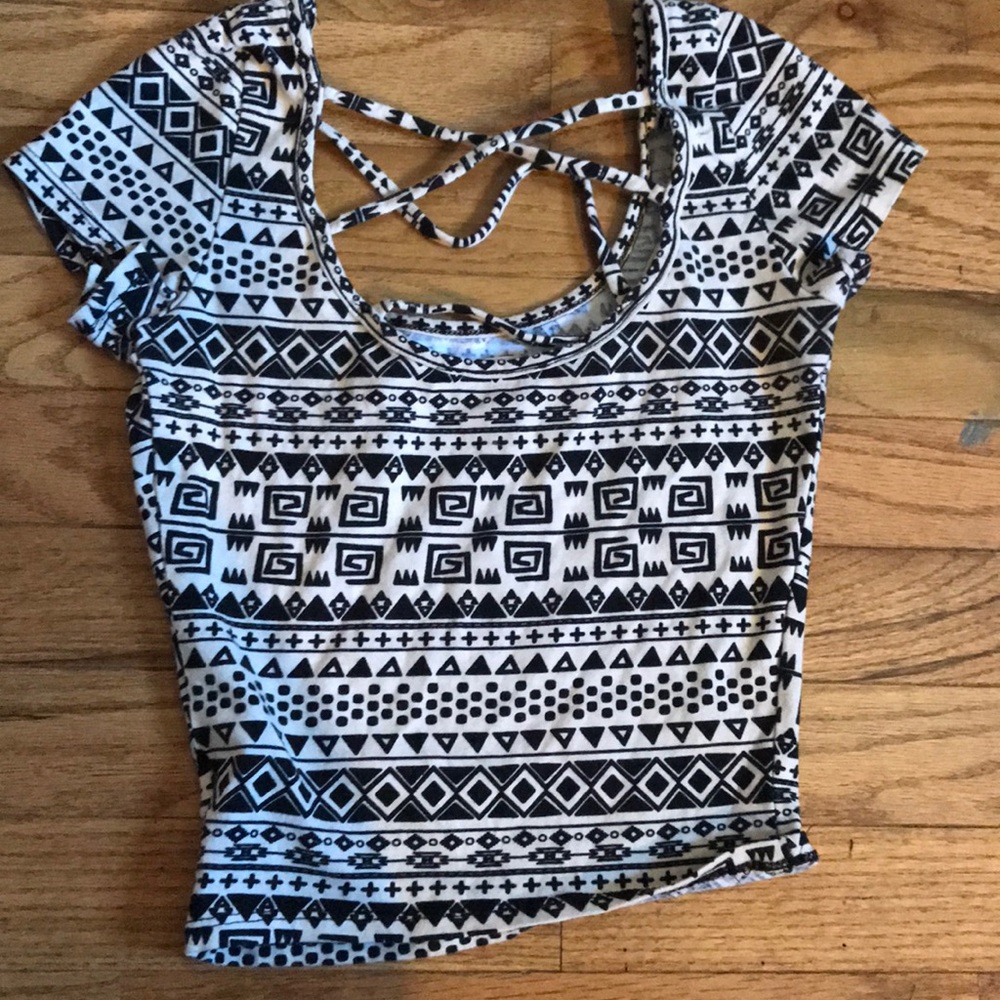 Three XS croptops - Picture 4 of 5